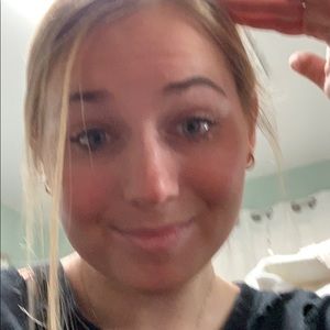 Meet your Posher, Caroline